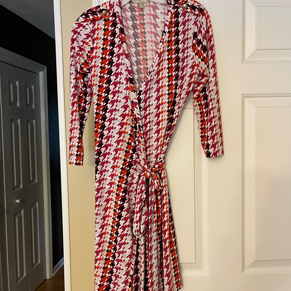 Stylish Houndstooth Wrap Dress